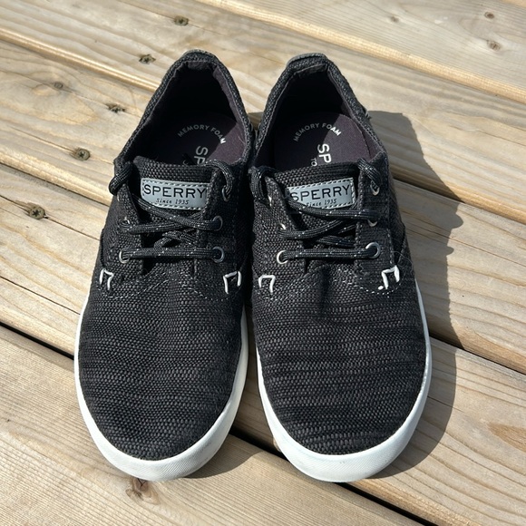 Sperry Bodie Top-siders, size 1 - Picture 2 of 7